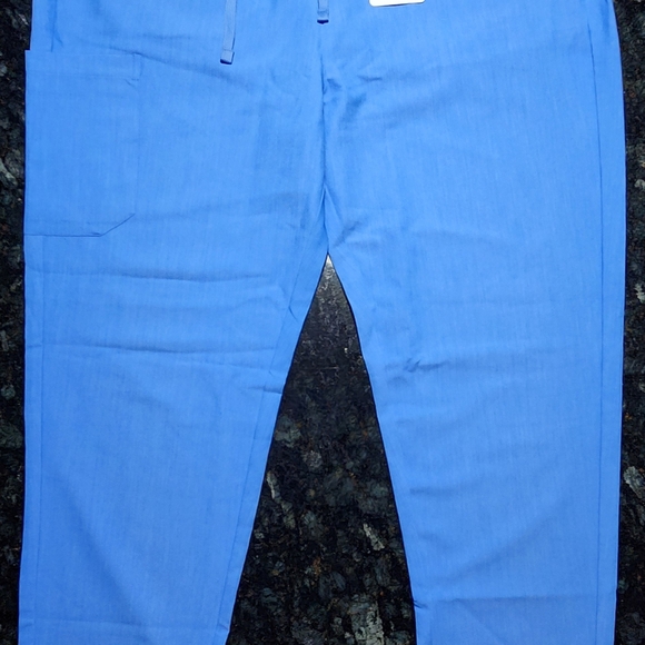 Mandala Heather Blue Scrub Set and Log Sleeve Undershirt - Picture 4 of 6